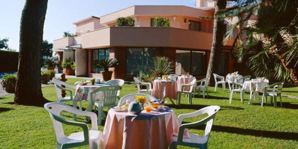 Hotel Da Filie' Querceta Exterior photo